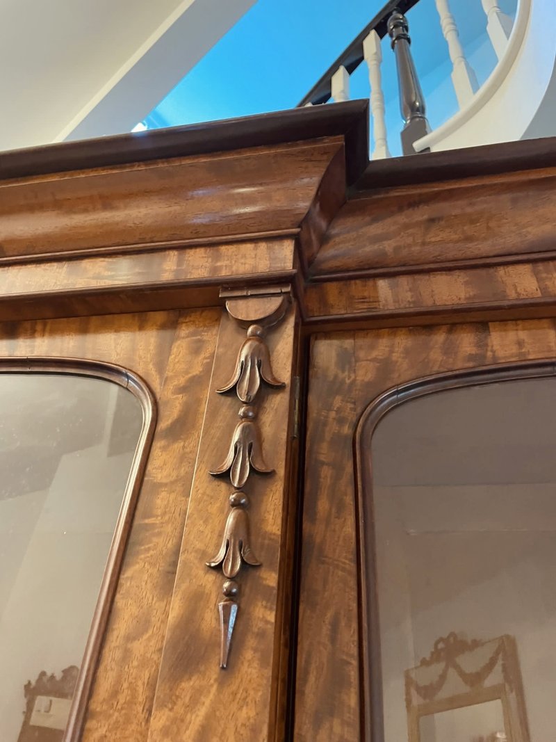 Outstanding Quality Large Antique Victorian Figured Mahogany Breakfront Bookcase - Image 5